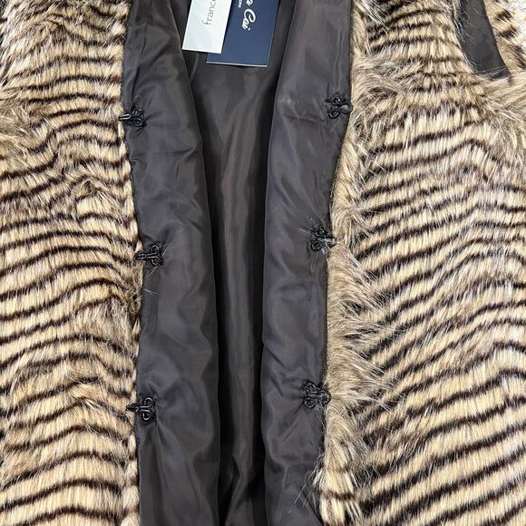 NWT Francesca's  Brown & Tan Faux Fur Animal Print Vest - SIZE LARGE - Picture 10 of 10